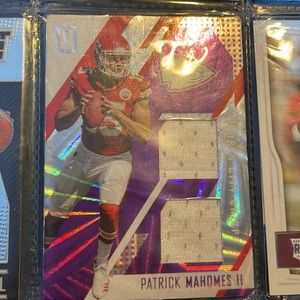Patrick Mahomes Panini 2017 Unparalleled Football Jersey Piece Rookie Card